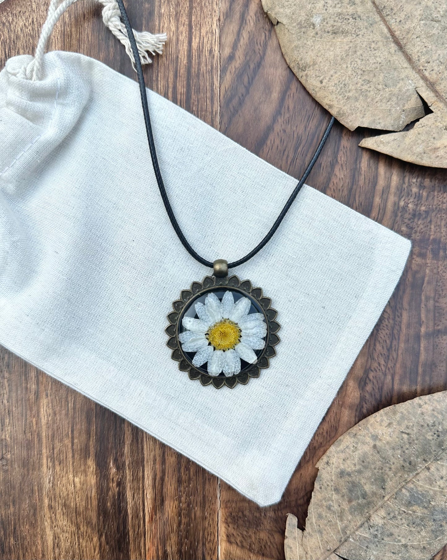 Fleur Blanche Victorian Necklace