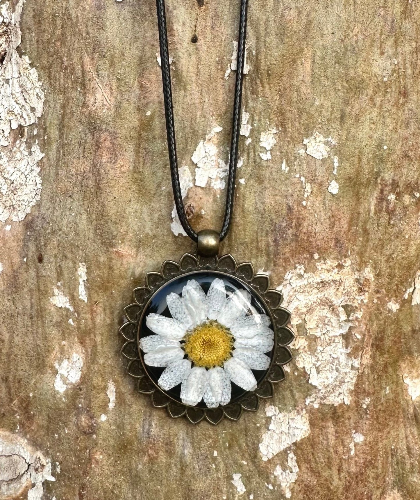 Fleur Blanche Victorian Necklace
