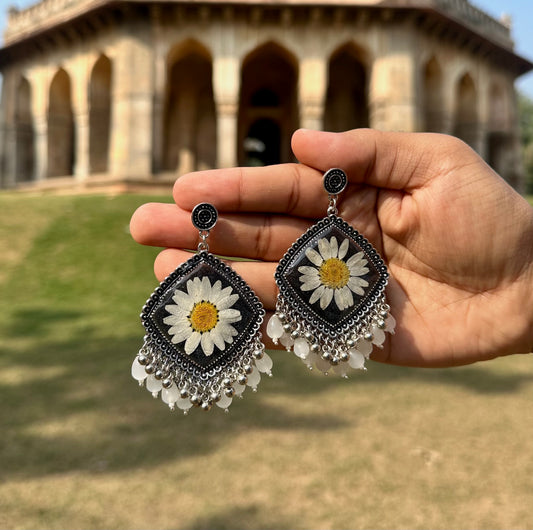 Lunar Daisy Jhumka